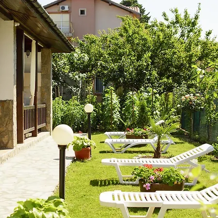 Yanevi Villa Lozenets