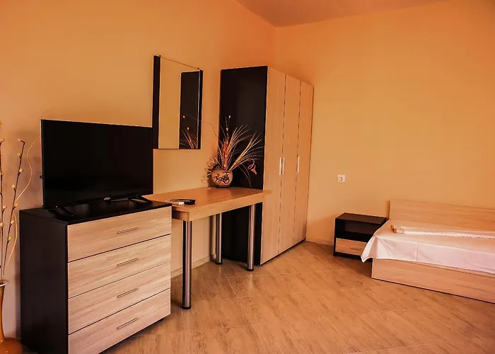 Yanevi Villa Lozenets