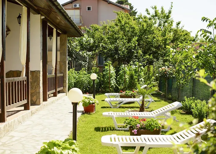 Yanevi Villa Lozenets